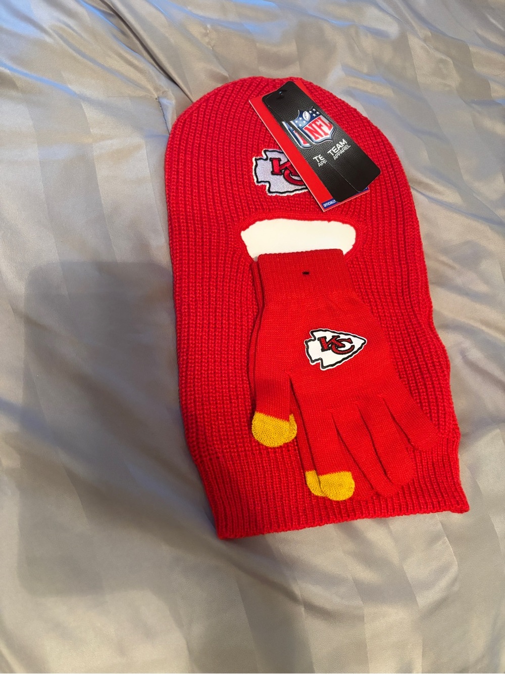 NFL Kansas City Chiefs women's Red Knit Beanie and Glove Set